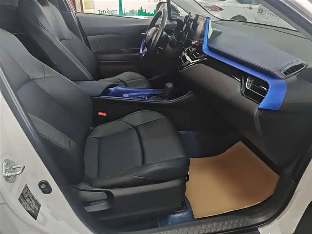 Toyota C-HR 2022 2.0L Leading Edition фото 25
