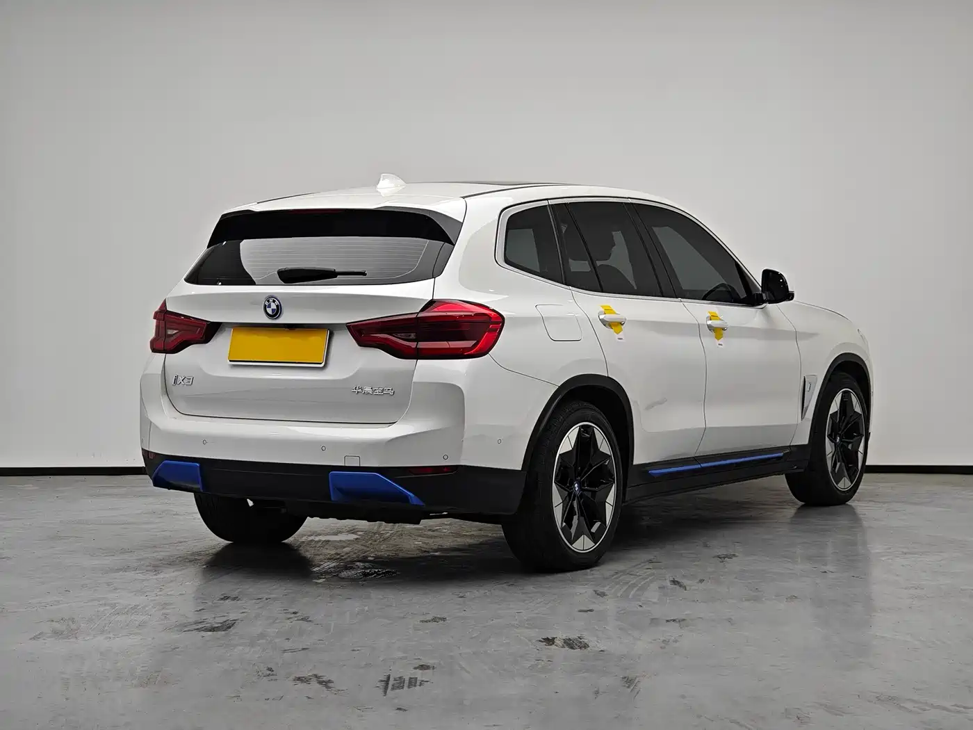 BMW iX3 2021 Facelift Pioneer фото 5