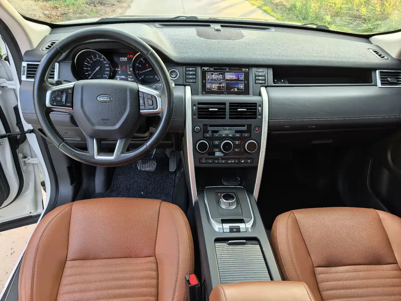 Land Rover Discovery Sport (Import) 2015 2.0T HSE Luxury фото 8