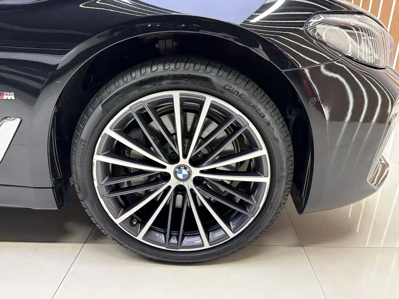 BMW 5 Series 2022 Model Second Facelift 530Li Leading M Sport Package фото 4