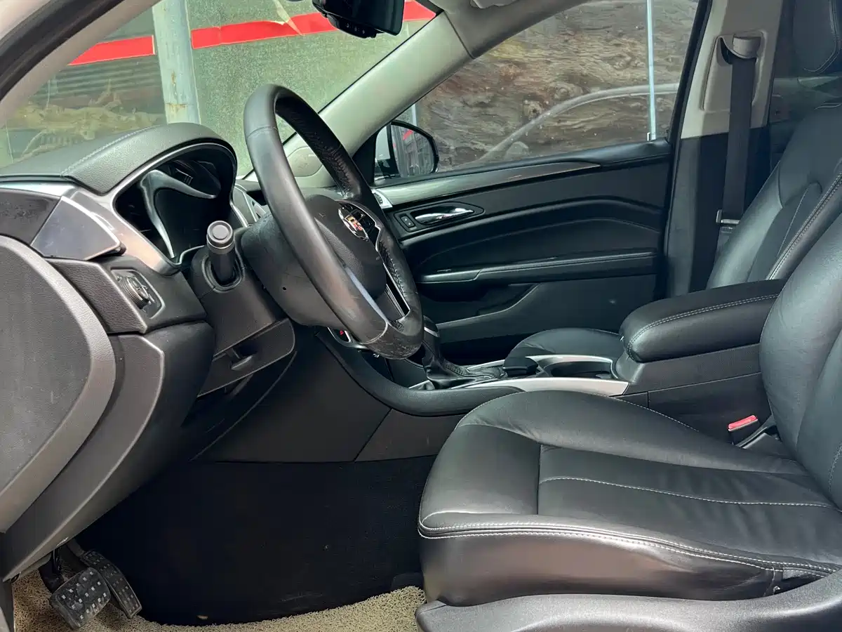 Cadillac SRX 2014 3.0L Comfort Model фото 3
