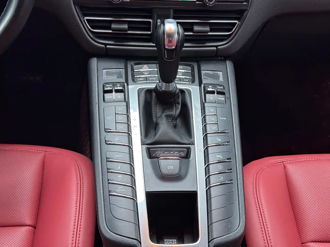 Porsche Macan 2018 Macan 2.0T фото 13
