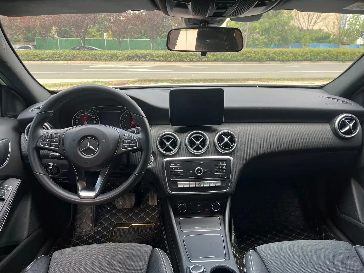 Mercedes-Benz A-Class (Import) 2018 A 200 Sport фото 11