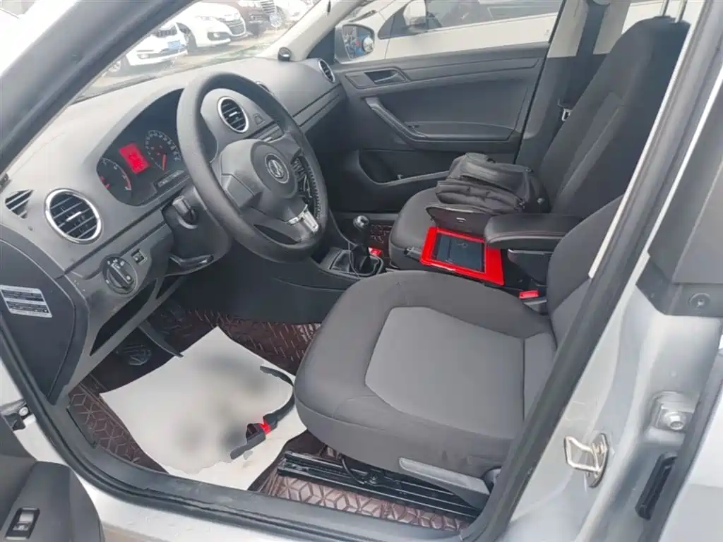 Volkswagen Jetta 2015 Value Edition 1.6L Manual Fashion фото 14