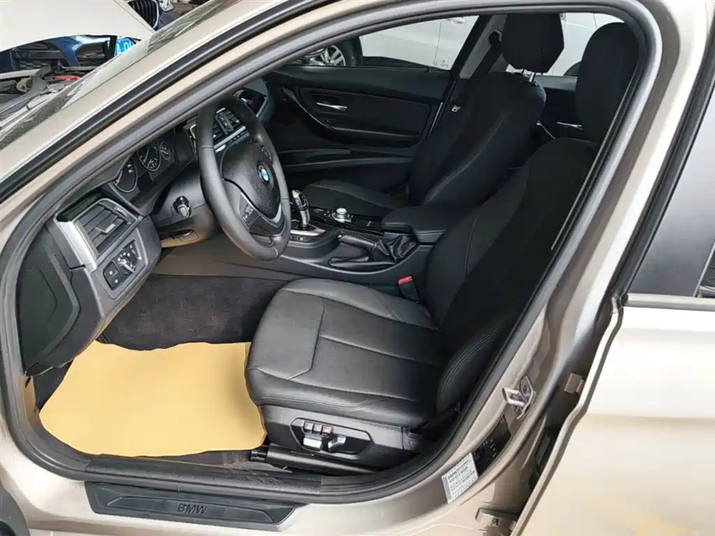 BMW 3 Series 2016 320i Fashion Model фото 15