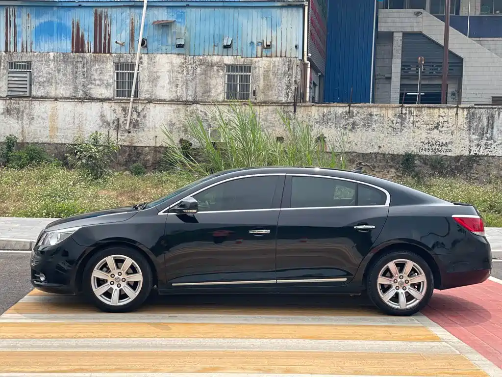 Фото 15 - Buick LaCrosse