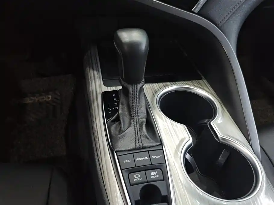 Toyota Camry 2019 Hybrid 2.5HG Luxury Edition China V фото 16