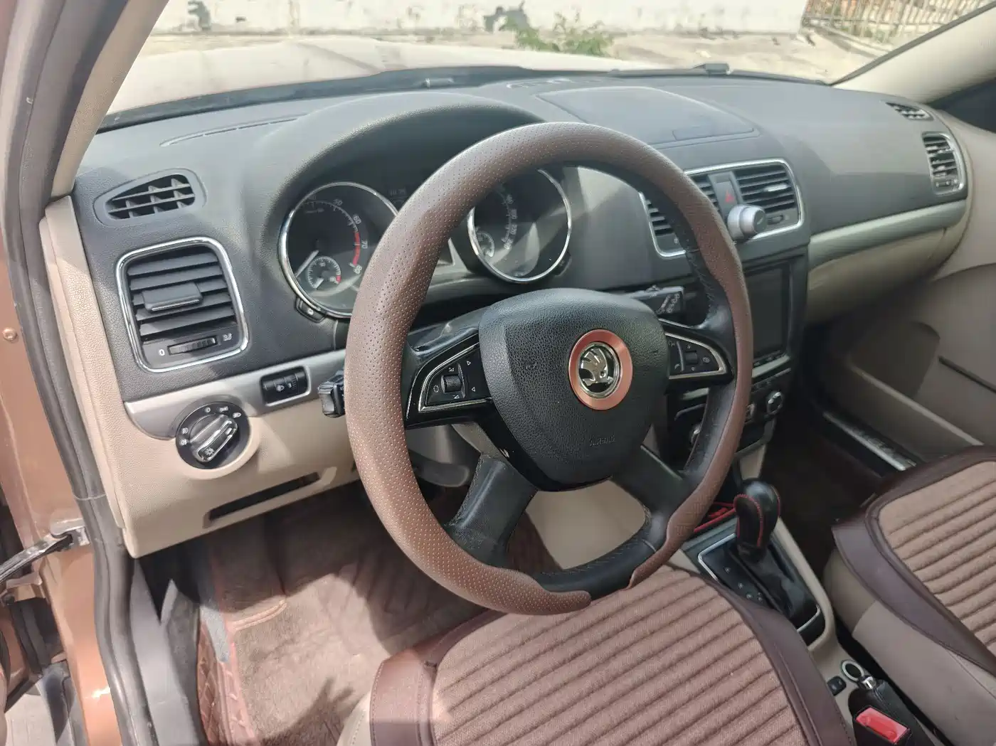 Škoda Yeti 2014 1.8TSI DSG Polar Edition фото 5