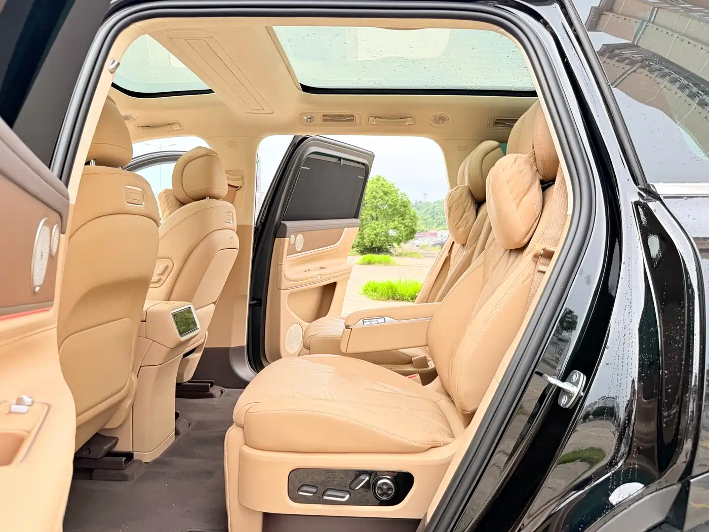 AITO Wenjie AITO M9 2025 Extended Range Ultra 52kWh 6-Seater фото 9