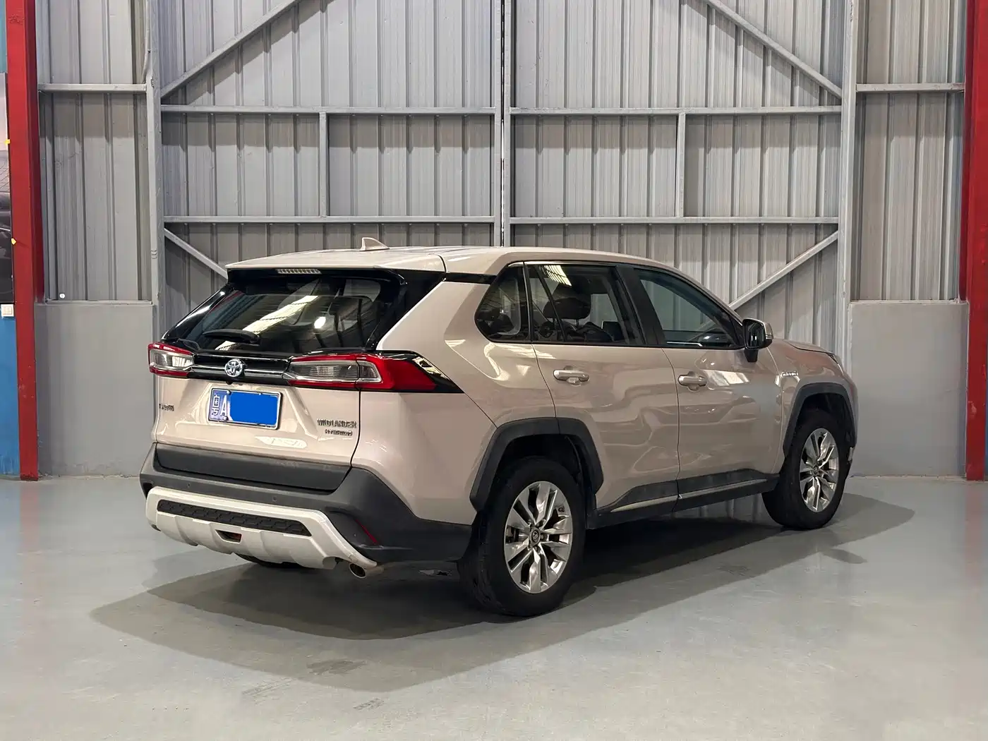 Toyota Wildlander 2020 Dual Engine 2.5L E-CVT FWD Luxury фото 7