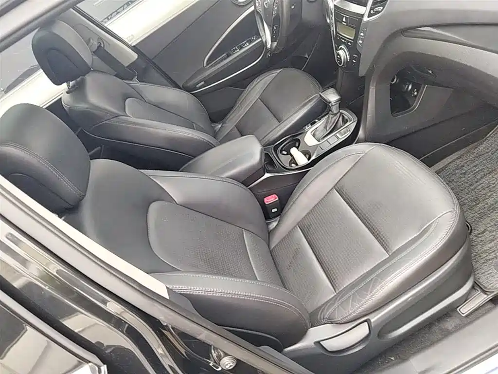 Hyundai Santa Fe 2013 Model 2.4L Automatic 2WD Smart фото 25