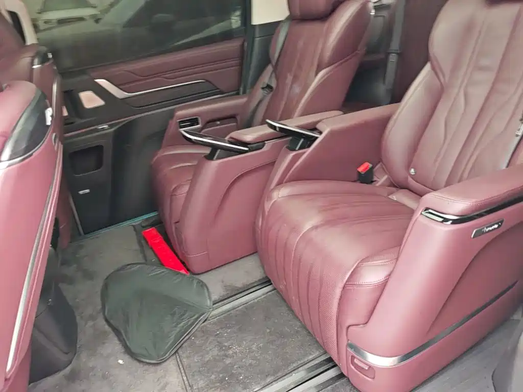 Buick Century 2023 2023 2.0T 7-Seater World Edition