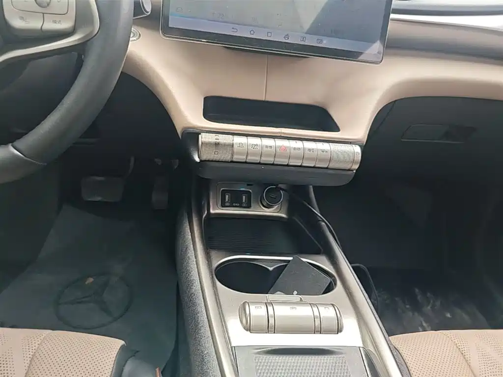 BYD Dolphin 2024 Glory Edition 420km Fashion Edition фото 14