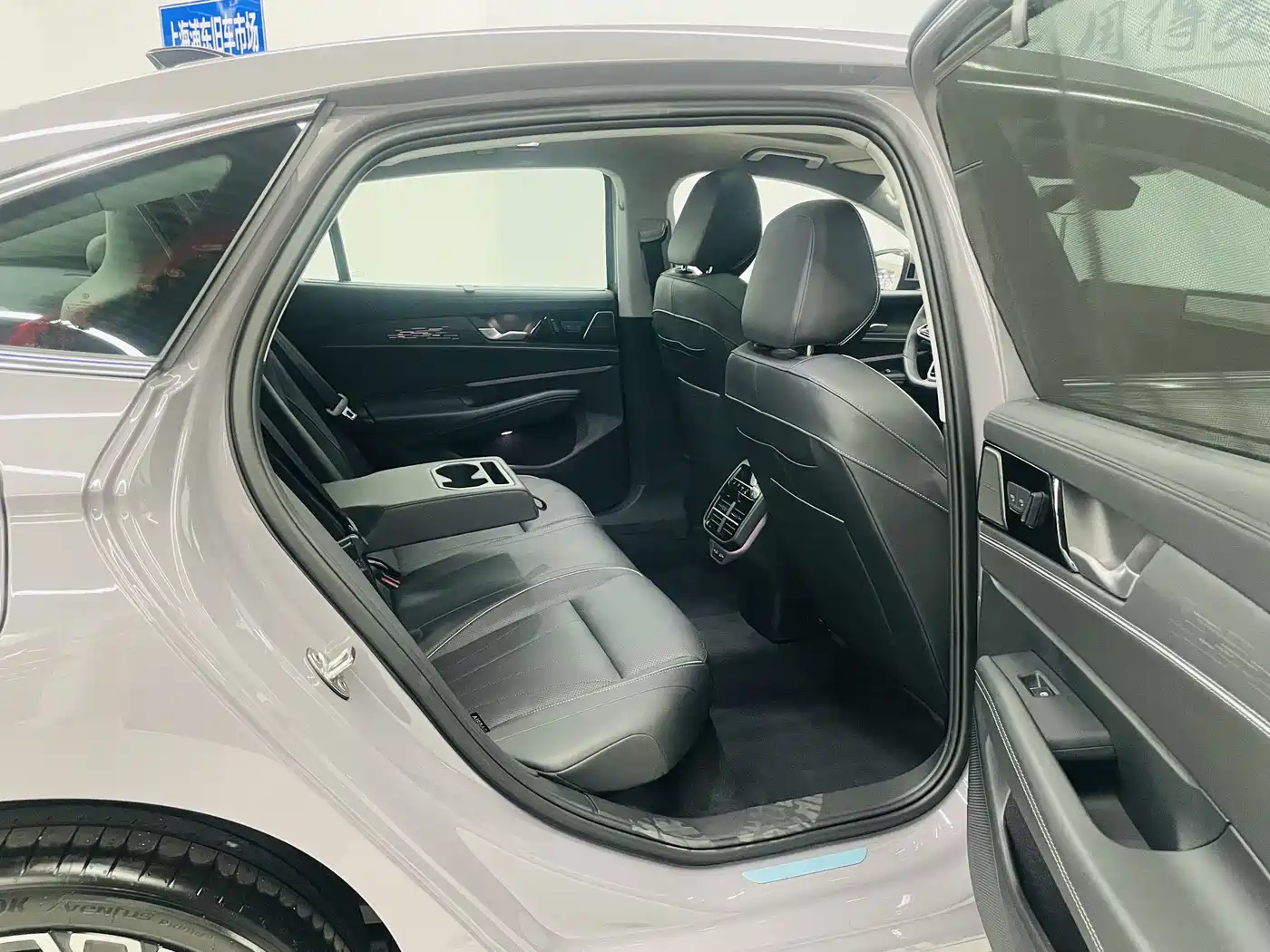 Volkswagen Passat 2025 Pro 380TSI Dragon Prestige Edition фото 14