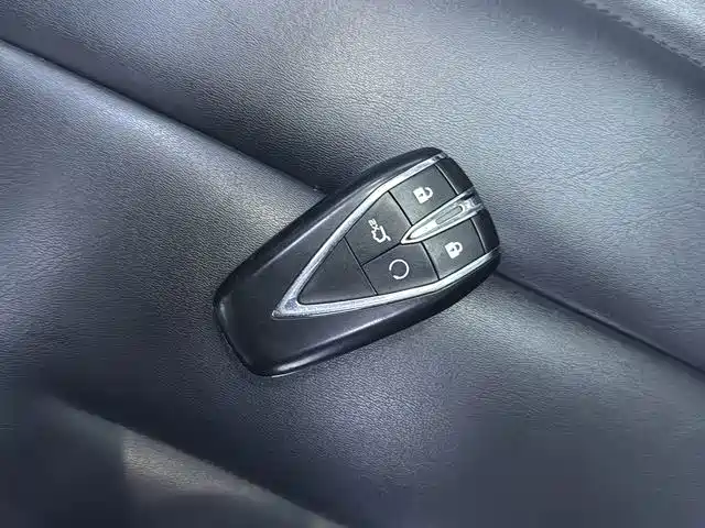 Photo 13 - Changan Oshan X7