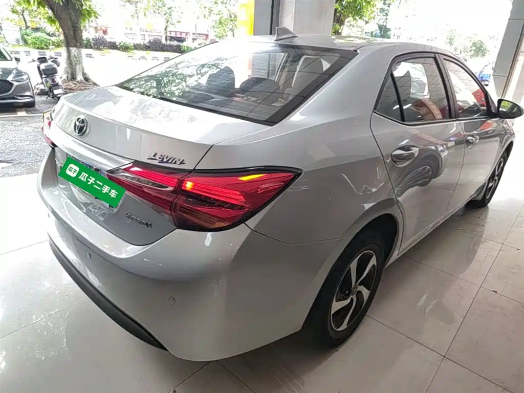 Toyota Levin 2017 Facelift Hybrid 1.8H GS E-CVT Elite Sunroof Edition China V фото 7