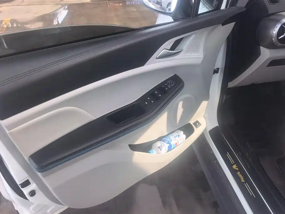 BYD Yuan Pro 2023 401KM Luxury фото 7