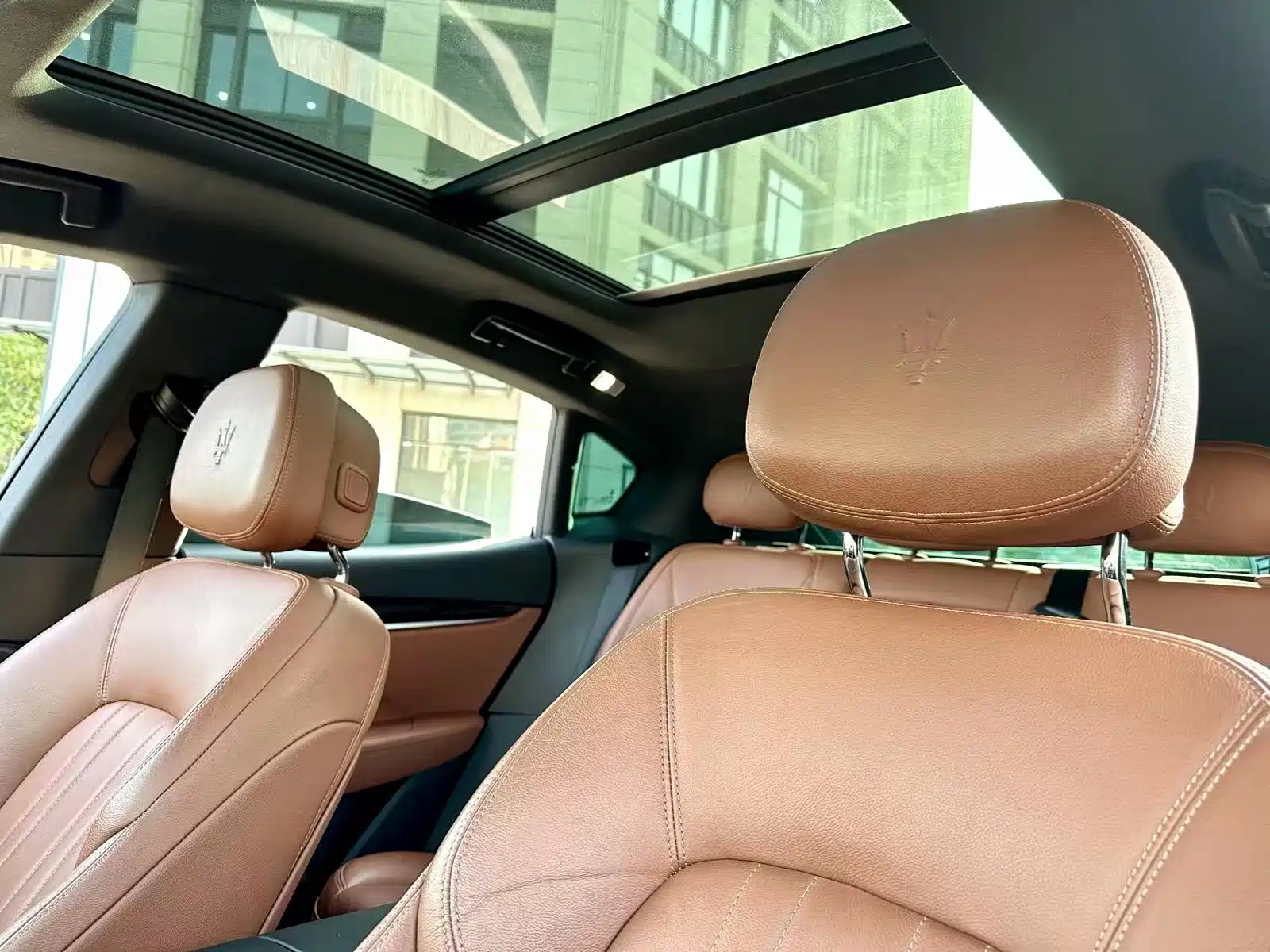 Фото 8 - Maserati Levante