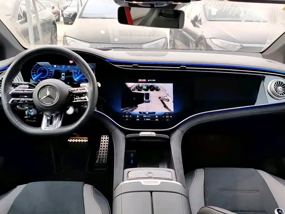 MERCEDES-BENZ EQE AMG