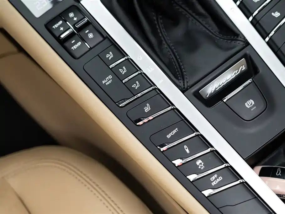 Porsche Macan 2020 Macan 2.0T фото 17