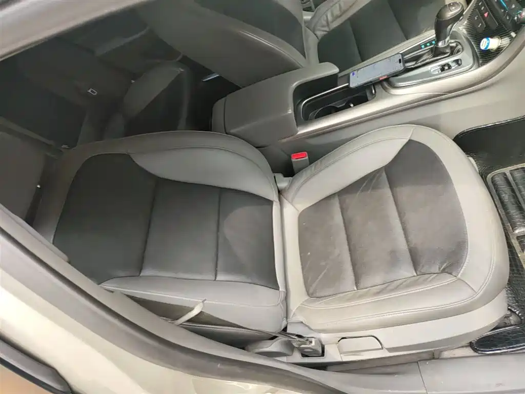 Chevrolet Malibu 2014 2.0L Automatic Luxury фото 24