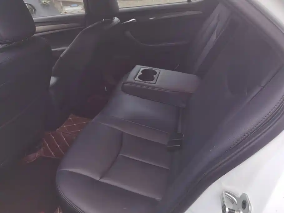 Roewe 360 2016 2015 1.5L Automatic Luxury
