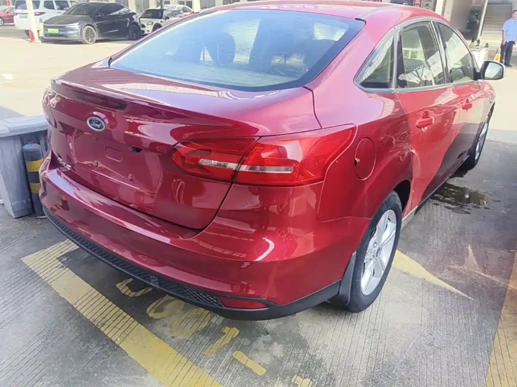 Фото 7 - Ford Focus