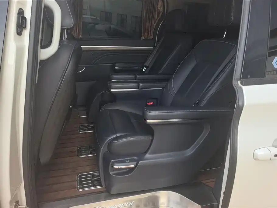 GAC Trumpchi Trumpchi M8 2021 Master Series 390T Ultimate Edition фото 11
