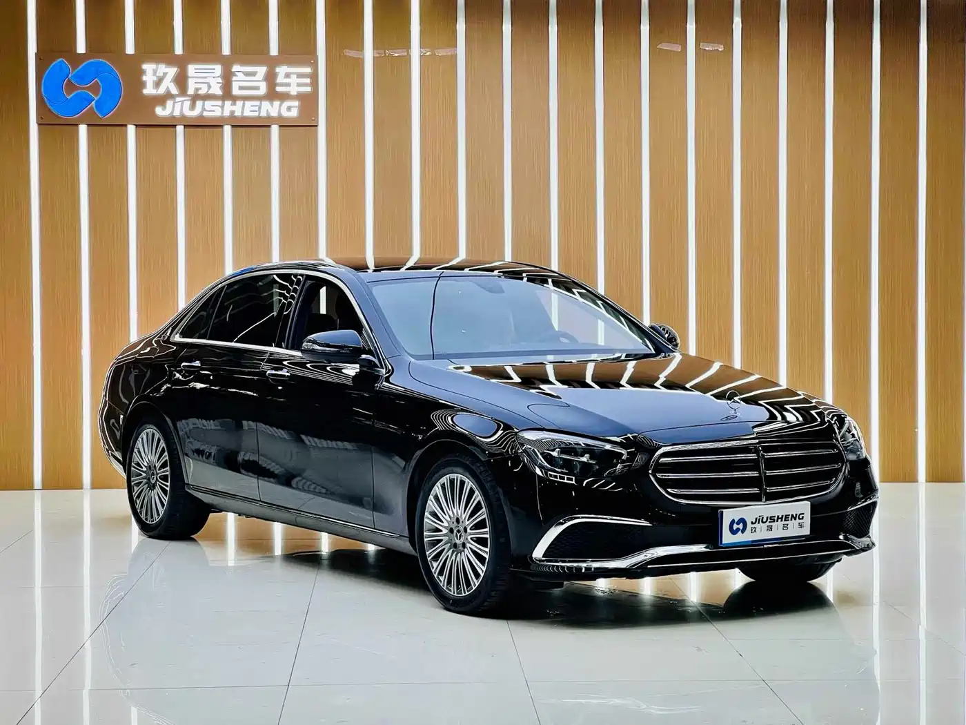 Mercedes-Benz E-Class 2023 E 300 L Fashion фото 3
