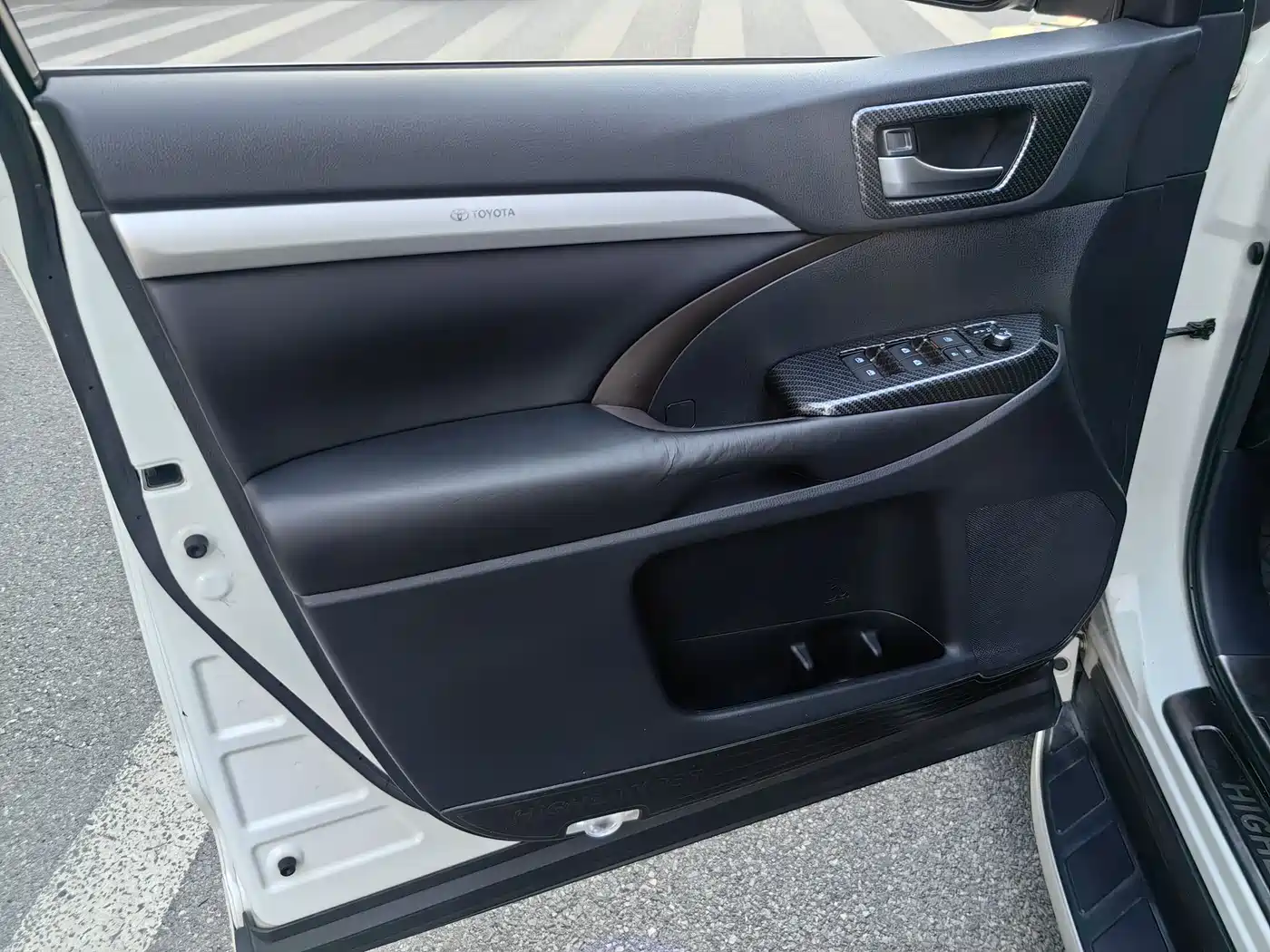 Toyota Highlander 2015 2.0T AWD Luxury Edition 7-seater фото 24