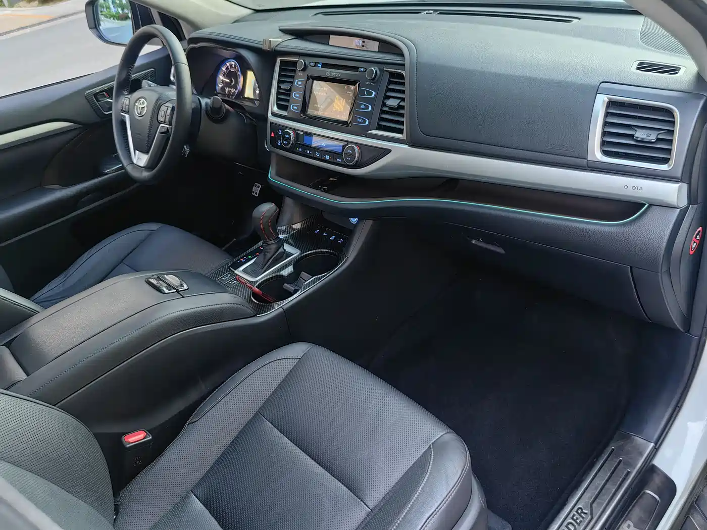 Toyota Highlander 2015 2.0T AWD Luxury Edition 7-seater фото 18