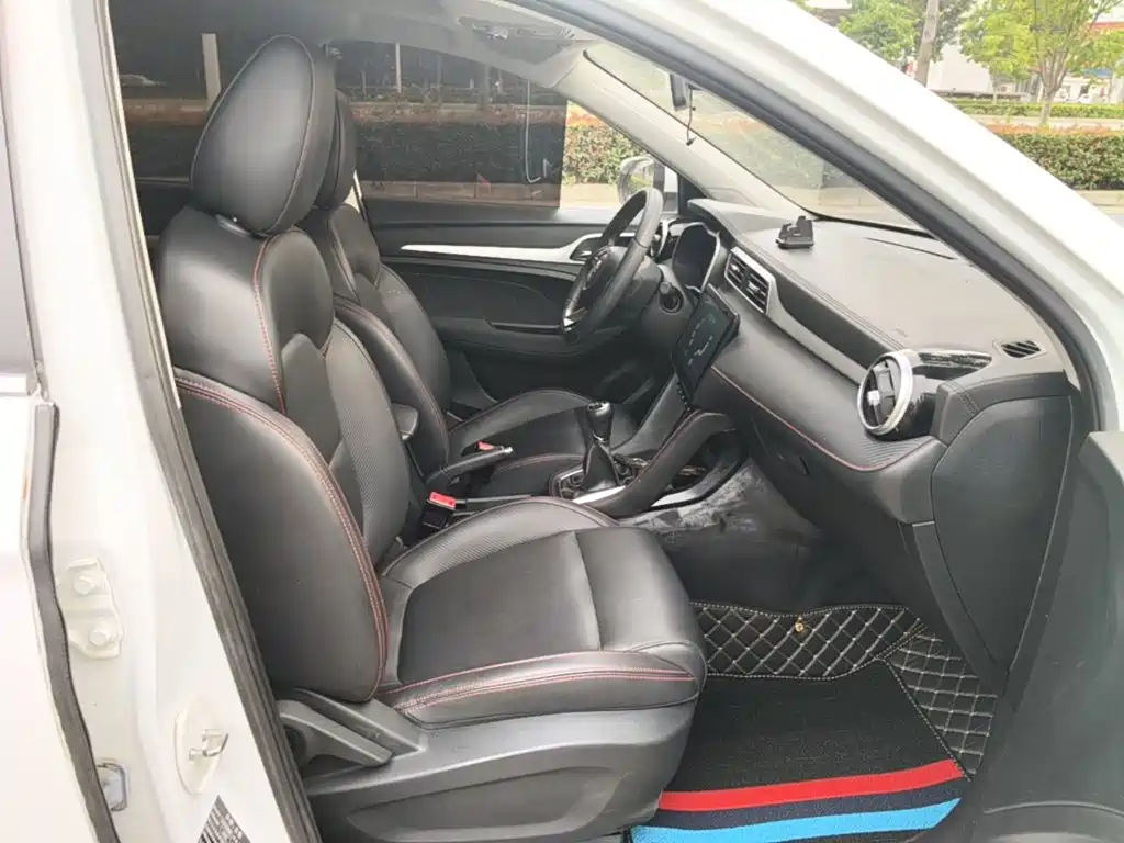Фото 25 - MG ZS