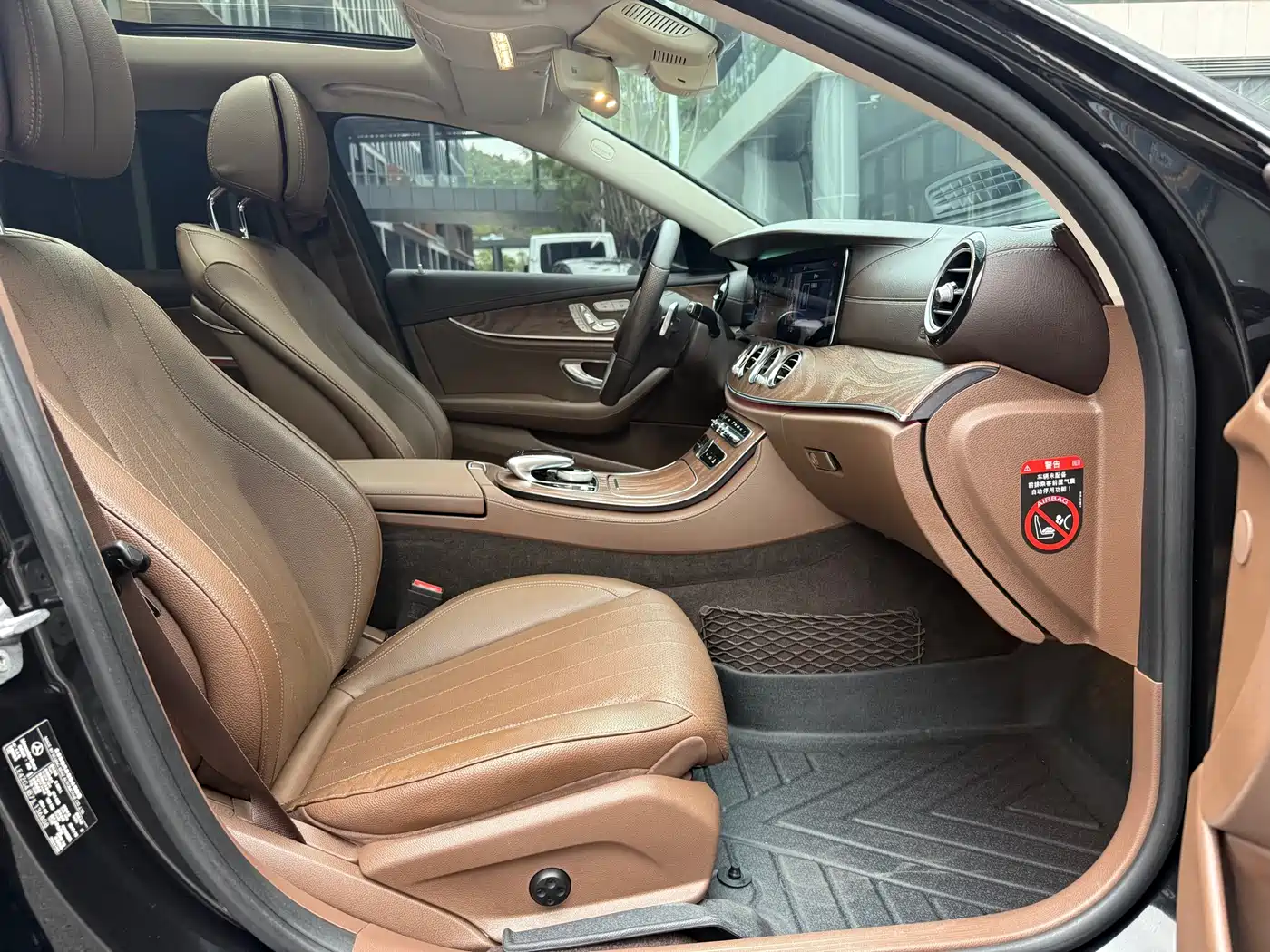 Mercedes-Benz E-Class 2018 E 300 L Luxury фото 11