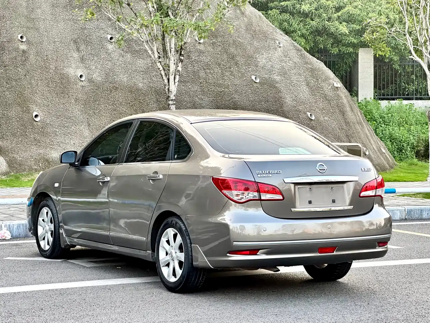Nissan Sylphy 2010 2009 Model 1.6XL Automatic Luxury Sunroof Edition