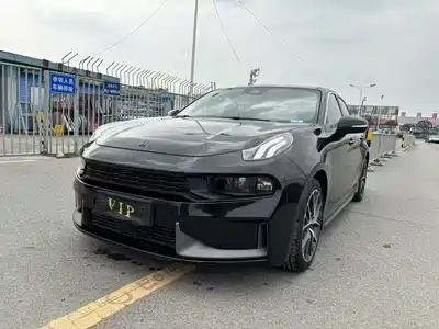 Lynk & Co 03