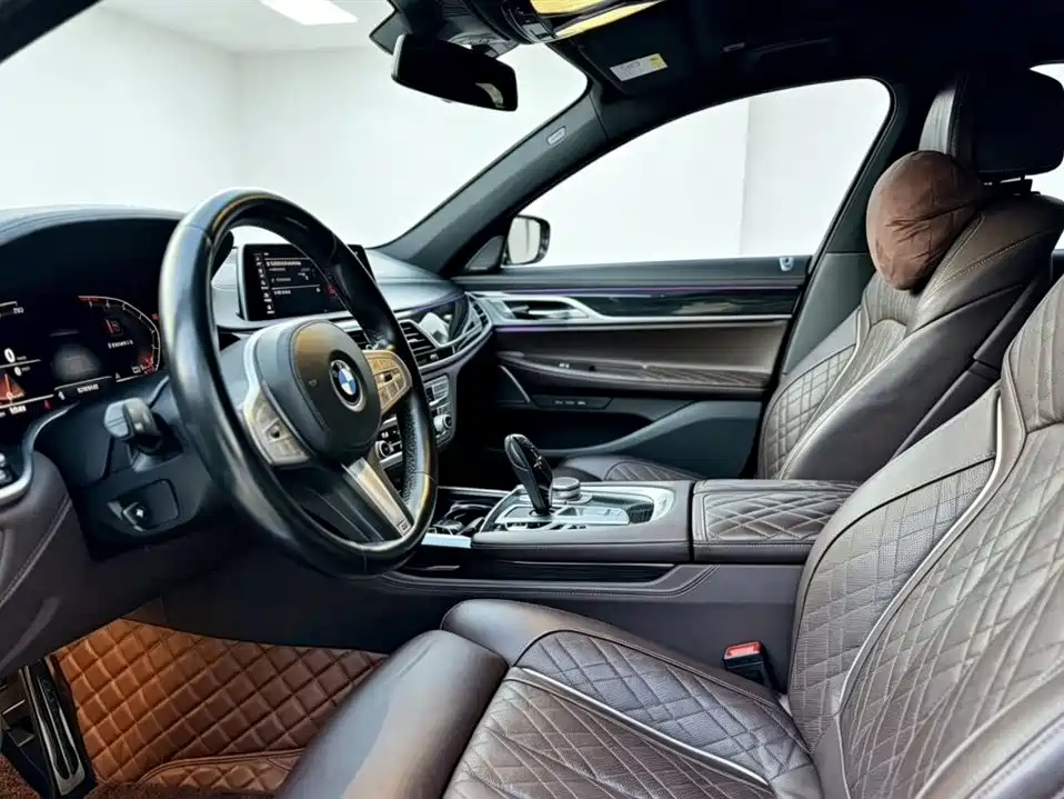 BMW 7-SERIES