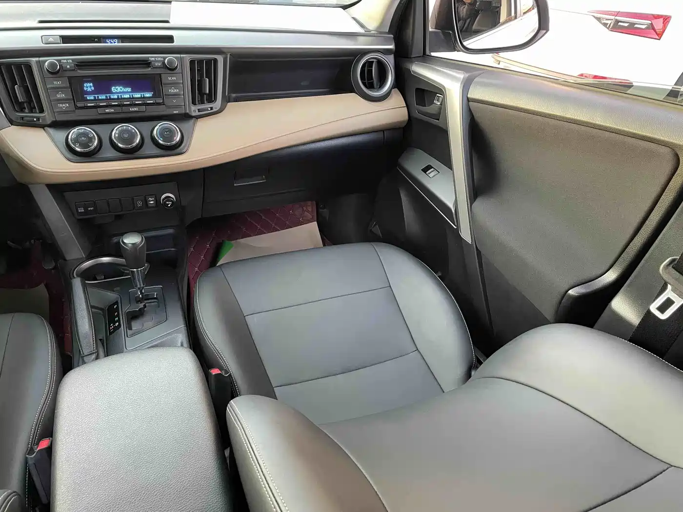Toyota RAV4 Rongfang 2016 2.0L CVT 2WD Urban (China V) фото 14