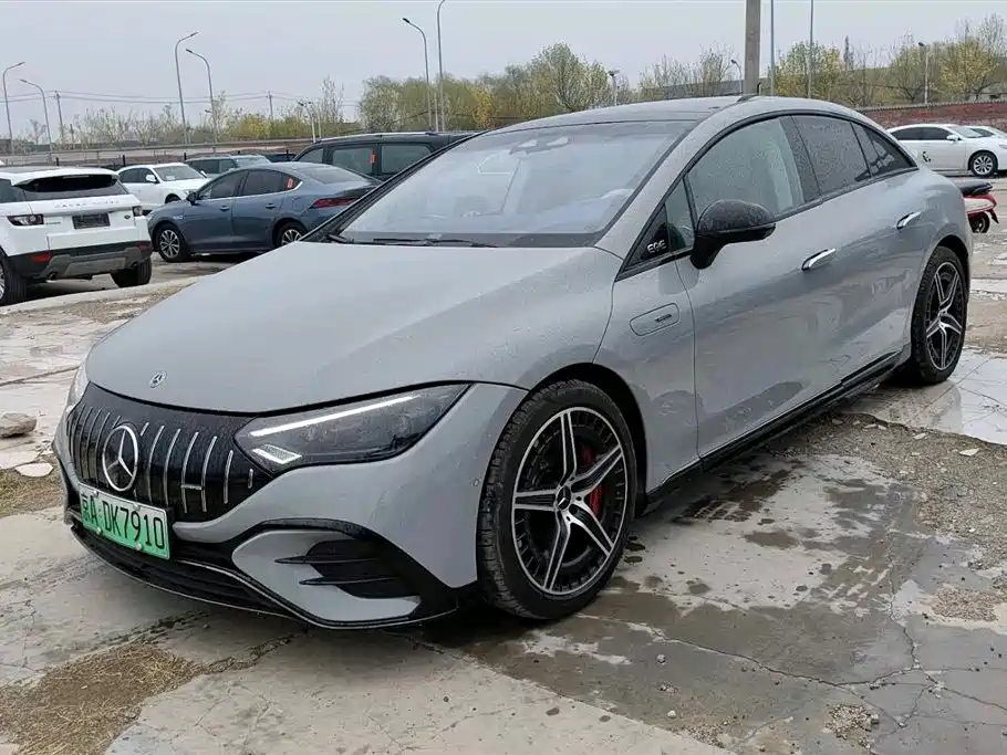MERCEDES-BENZ EQE AMG