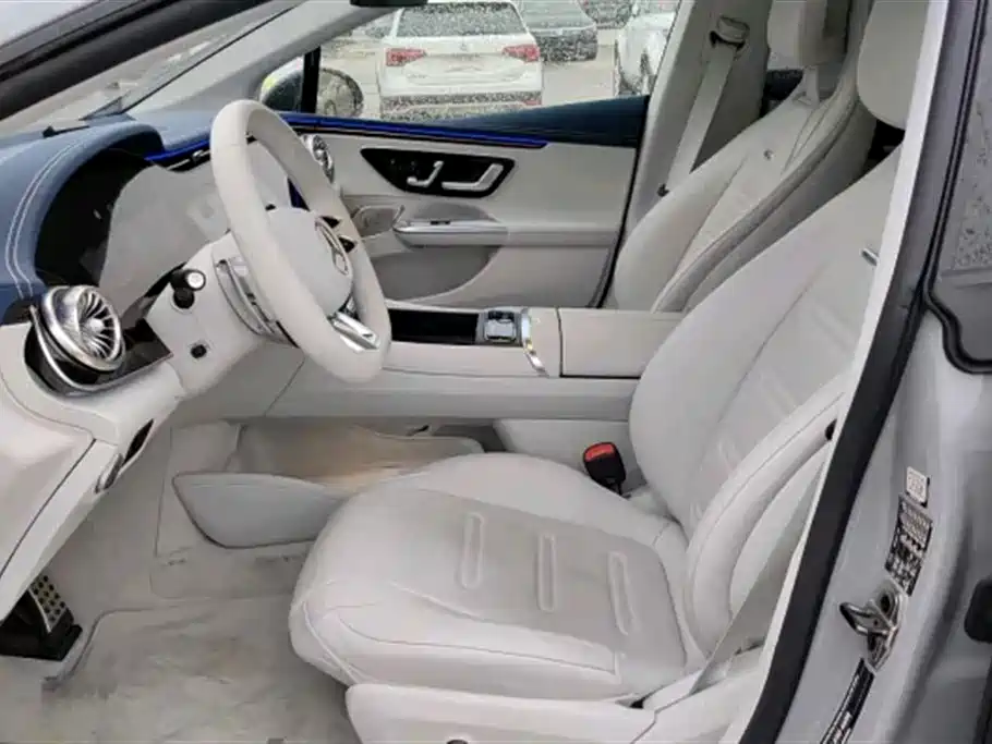 MERCEDES-BENZ EQE AMG