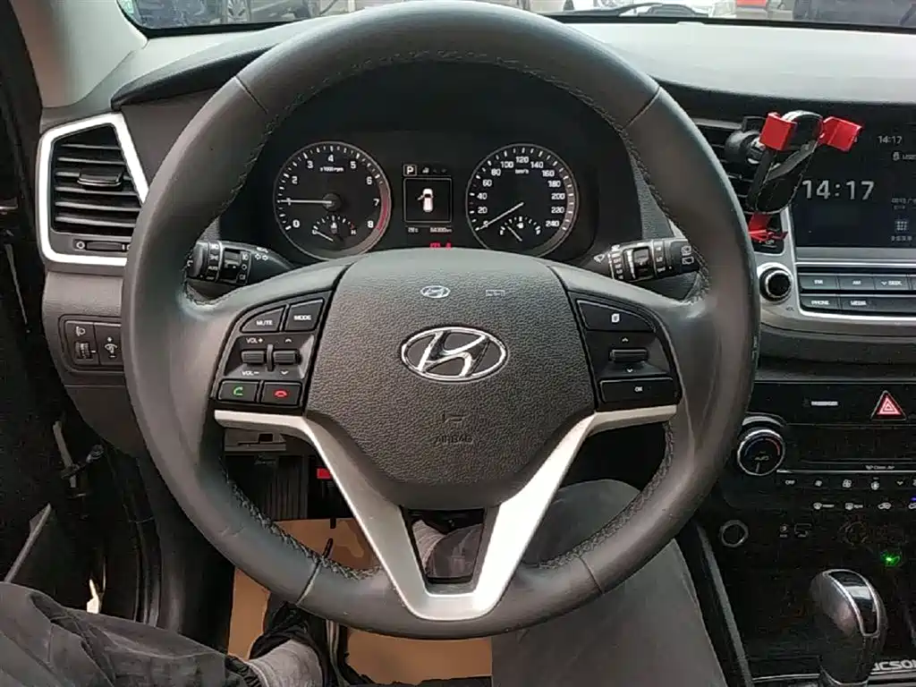Hyundai Tucson 2018 1.6T DCT 2WD 15th Anniversary Special Edition фото 11