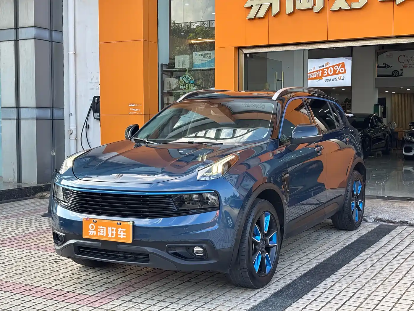 Lynk & Co 01 2017 2.0T 2WD Pro Shine Edition фото 3