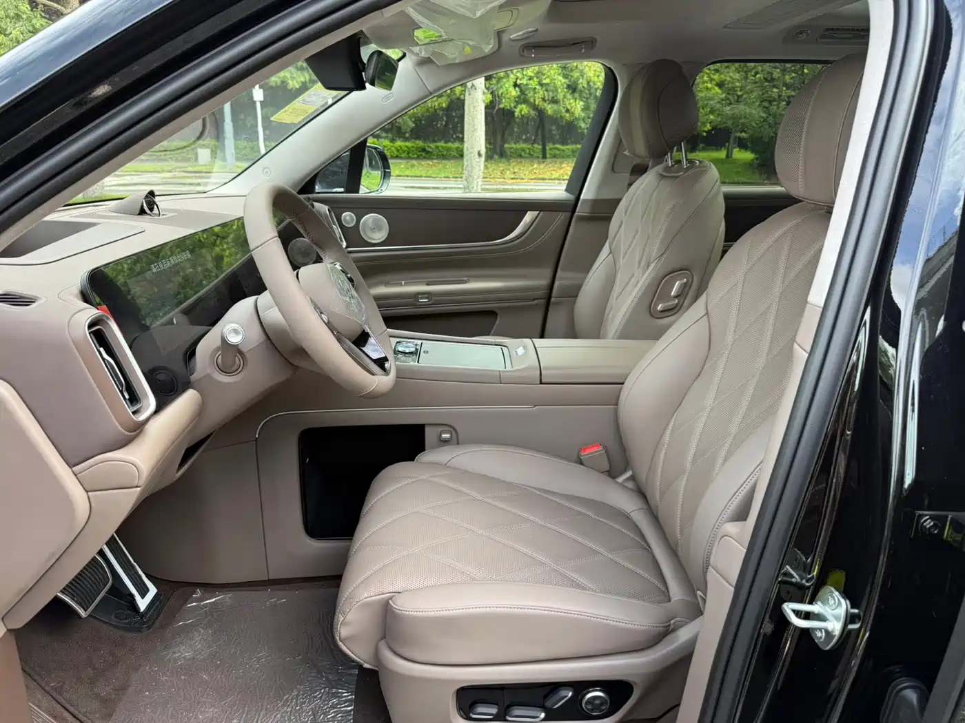 Aito M9 2026 2025 Extended Range Ultra 52kWh 6-Seater