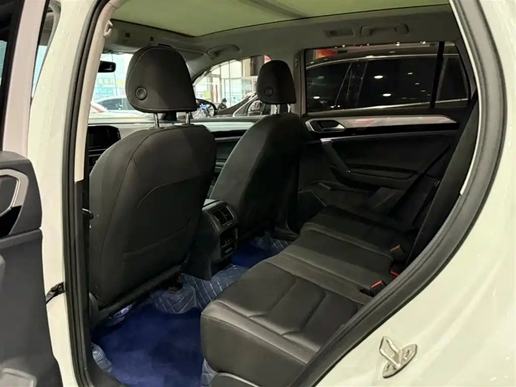 Volkswagen Tayron 2021 330TSI 2WD Luxury Smart Connect Edition фото 8