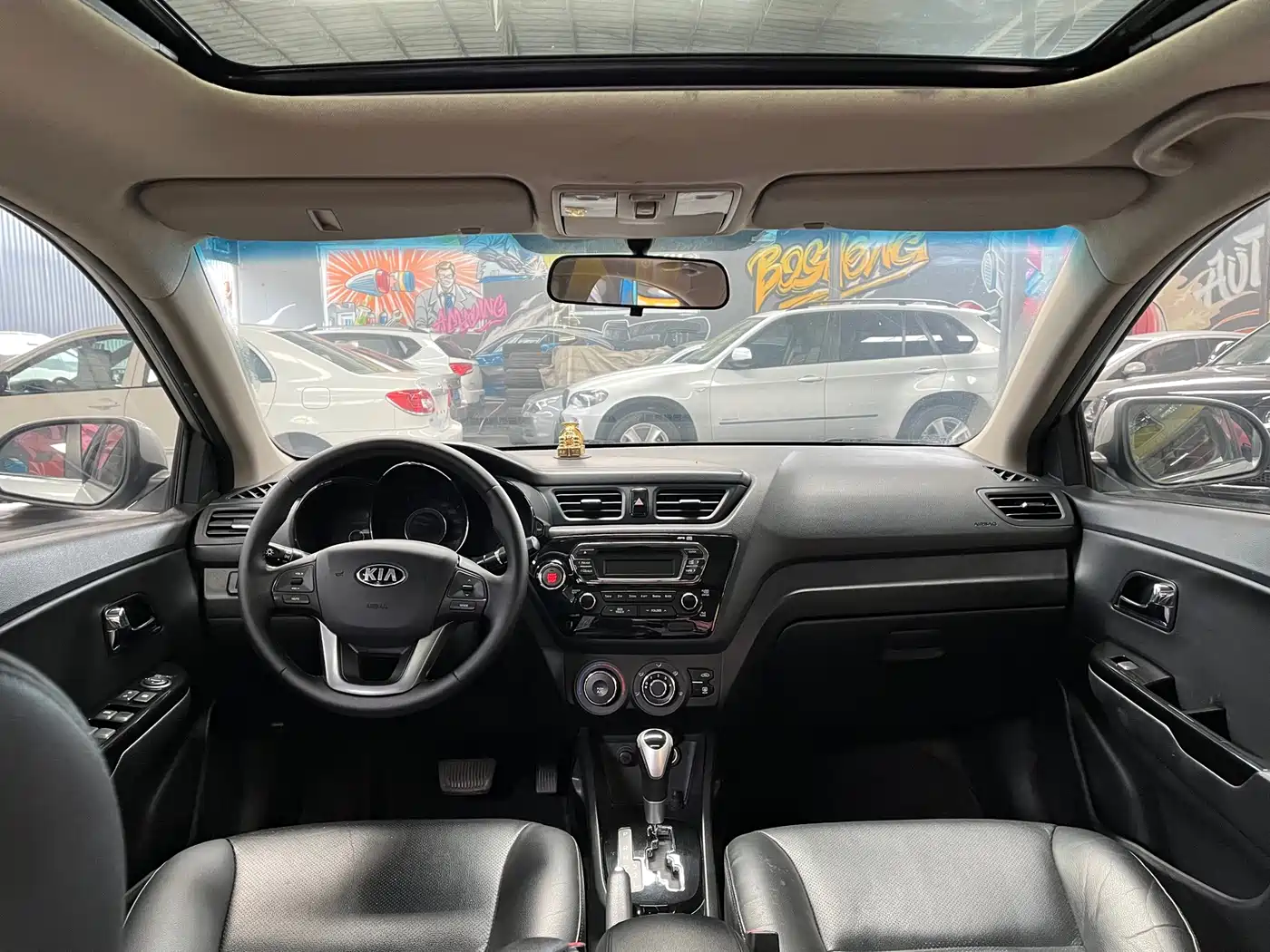 Kia K2 2012 Sedan 1.6L AT Premium Commemorative Edition фото 14