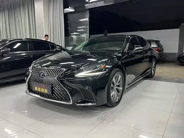 Lexus LS 2020 500h Excellence (China VI)