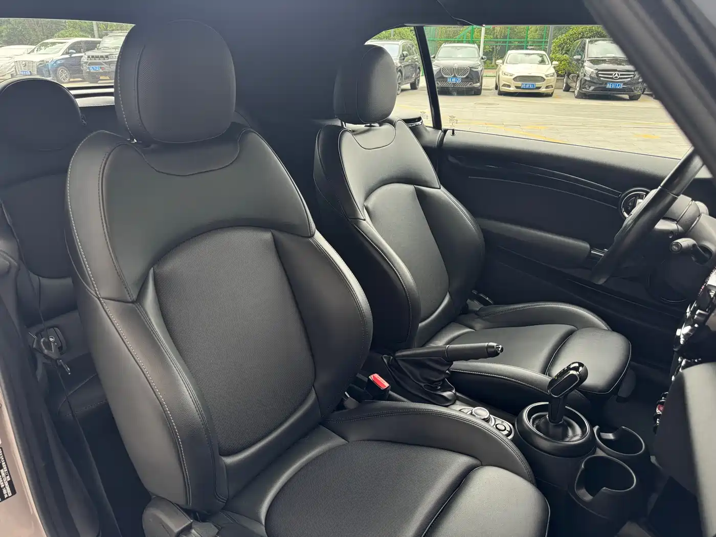 MINI 2022 1.5T COOPER CABRIO Classic фото 12