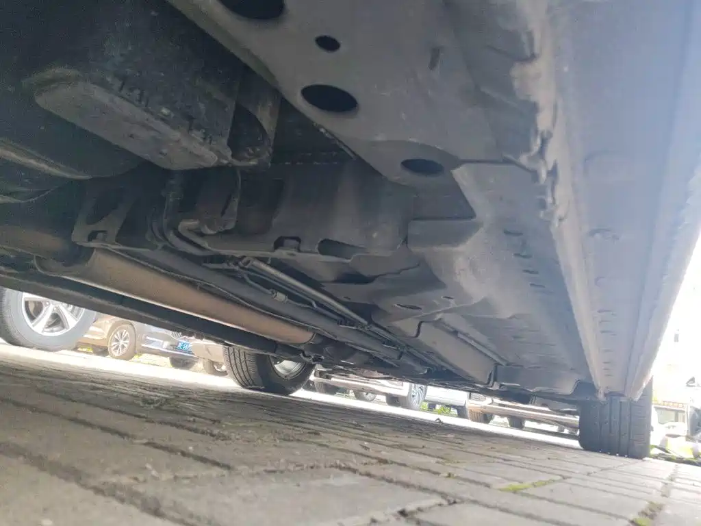 Roewe 950 2015 2012 2.0L Comfort Edition