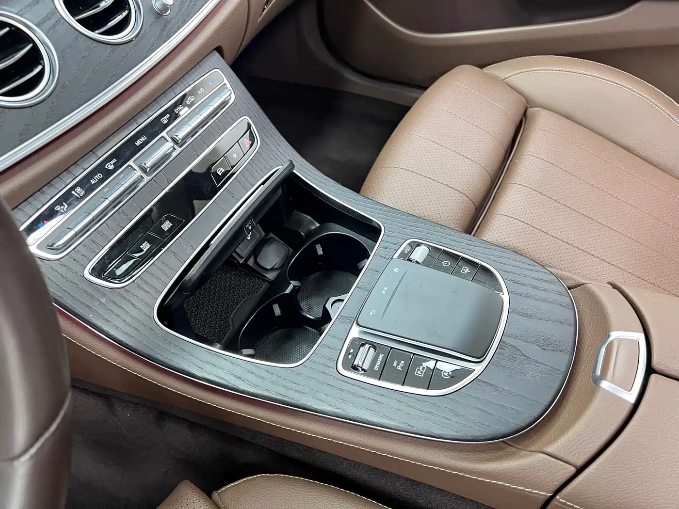 Mercedes-Benz E-Class 2022 E 300 L Luxury фото 29