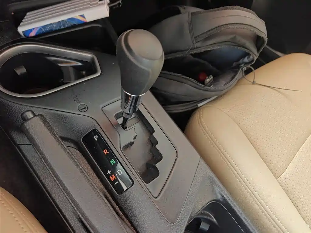 Toyota RAV4 Rongfang 2016 2.0L CVT 2WD Trend (China V) фото 10