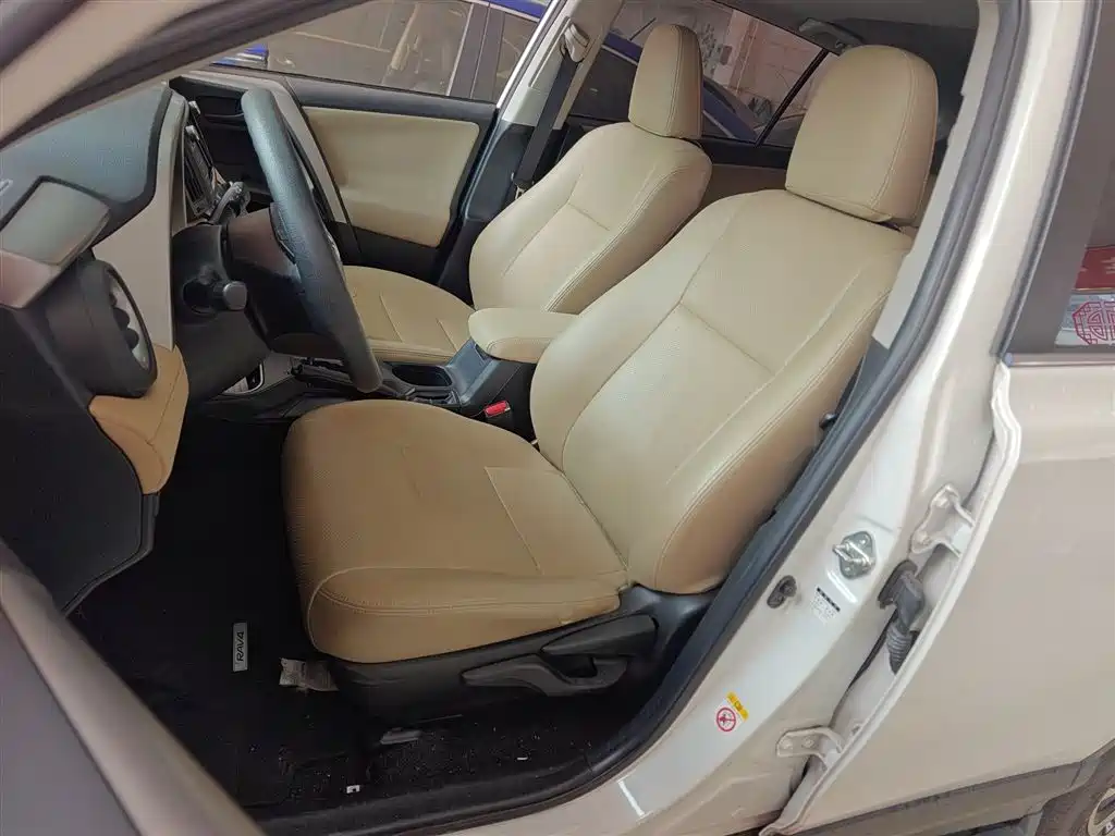 Toyota RAV4 Rongfang 2016 2.0L CVT 2WD Trend (China V) фото 11